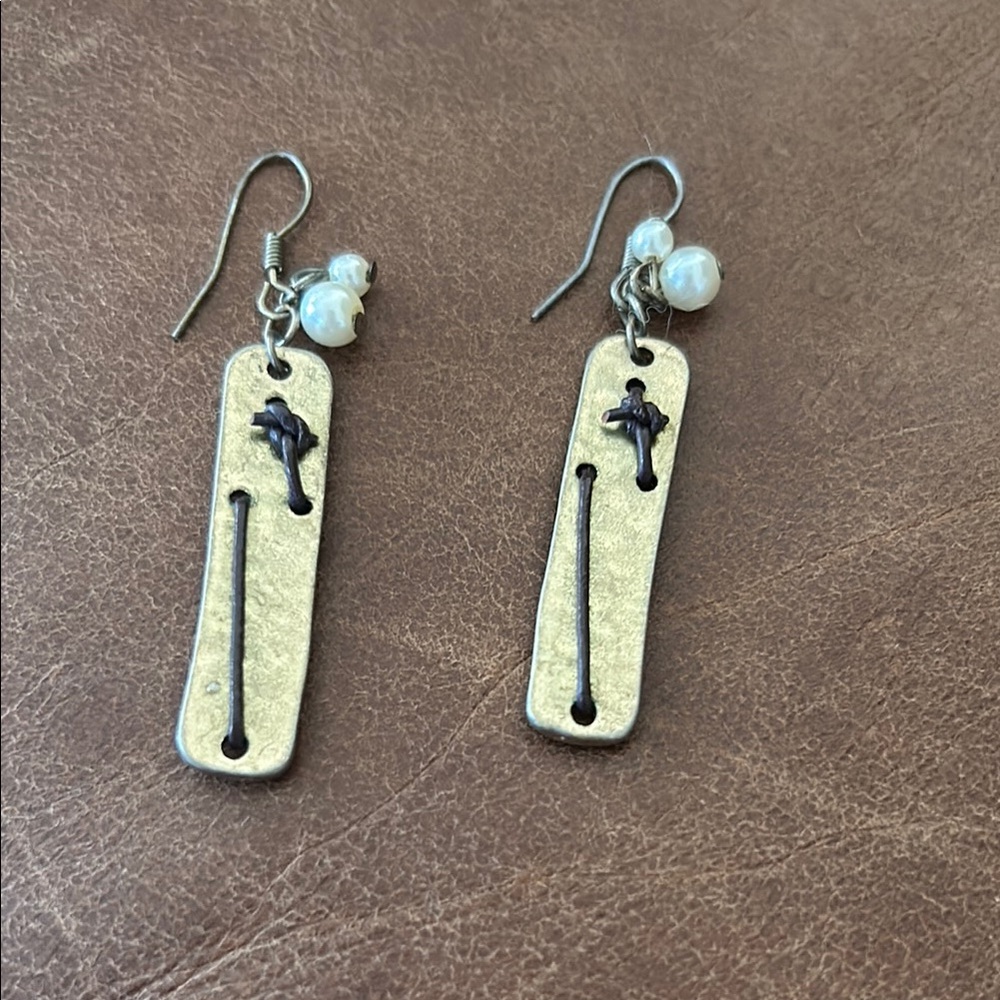 Gold and pearl Dangle Earrings